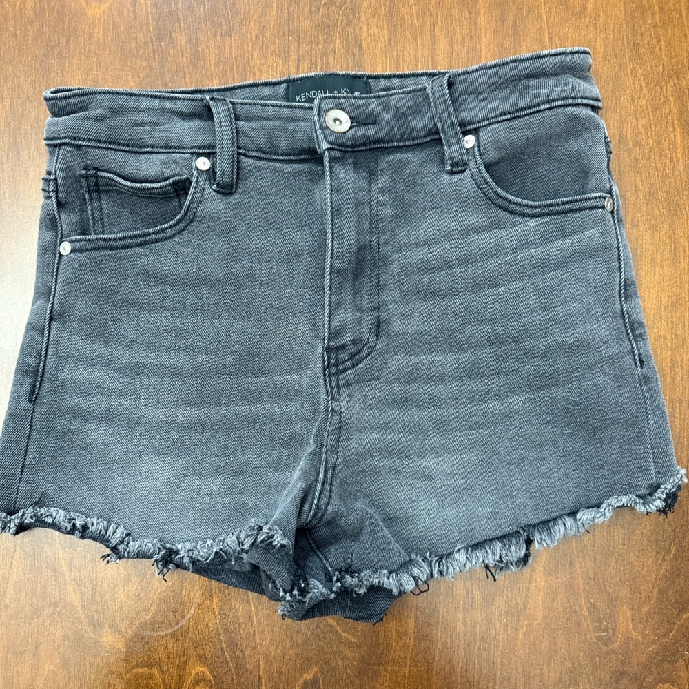 Kendall + Kylie The Drifter High Rise Black Charcoal Denim Shorts Sz 9/29 Frayed